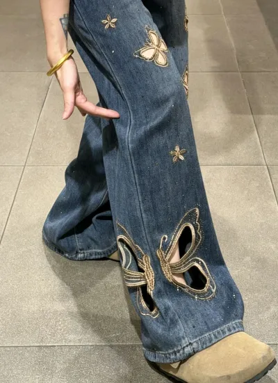 大人気販売中🔥【ボトムス】デザイン性抜群 蝶柄カットアウト ダメージ加工 ワイドパンツ 薄手 ストーンあしらい