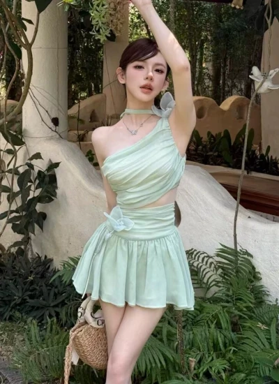 【ワンピース】アシンメトリーカット 清純セクシー ホルターネック  デザイン性 ワンピース
