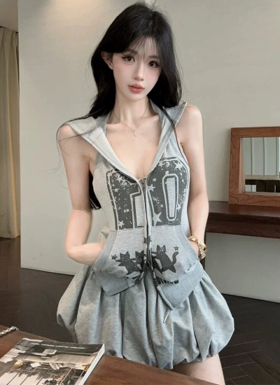 【2点セット】ノースリーブ バックレス フード付き ロゴTシャツ + バルーンスカートパンツ セットアップ グレー