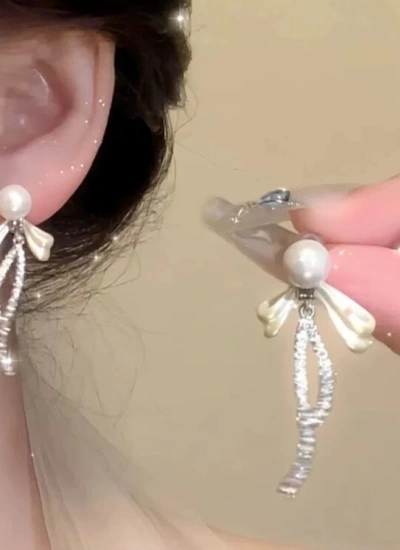 【アクセサリー】上品パールリボン ストーンフリンジピアス 気高い輝き 大人かわいい デイリーユース シルバー