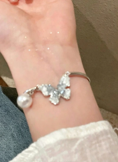 【アクセサリー】上品グラデーションバタフライアクセサリー ストーンチップデザイン 大人かわいい デイリーユース ブルー  シルバー